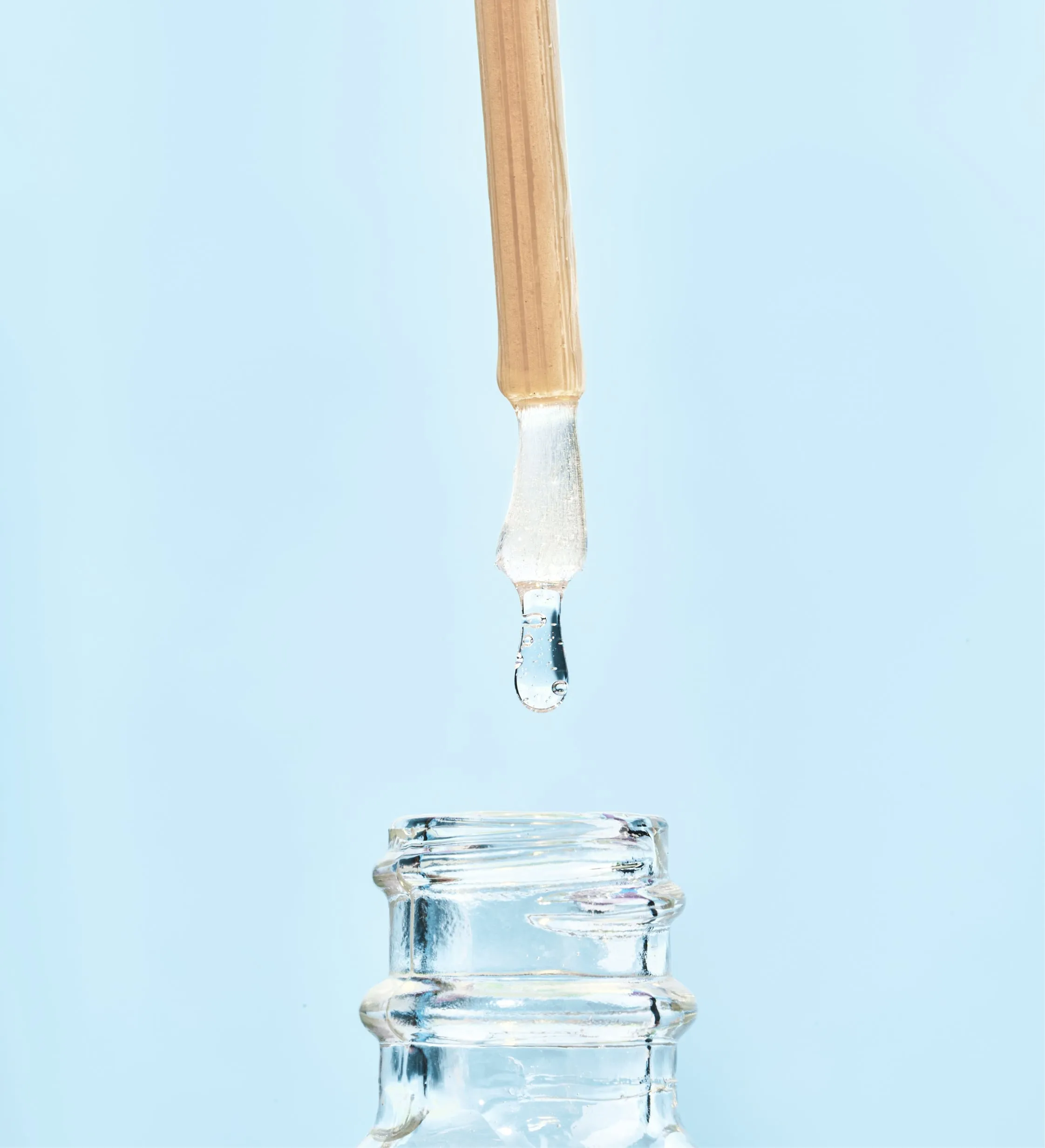 25470 whitening gel on gums image3