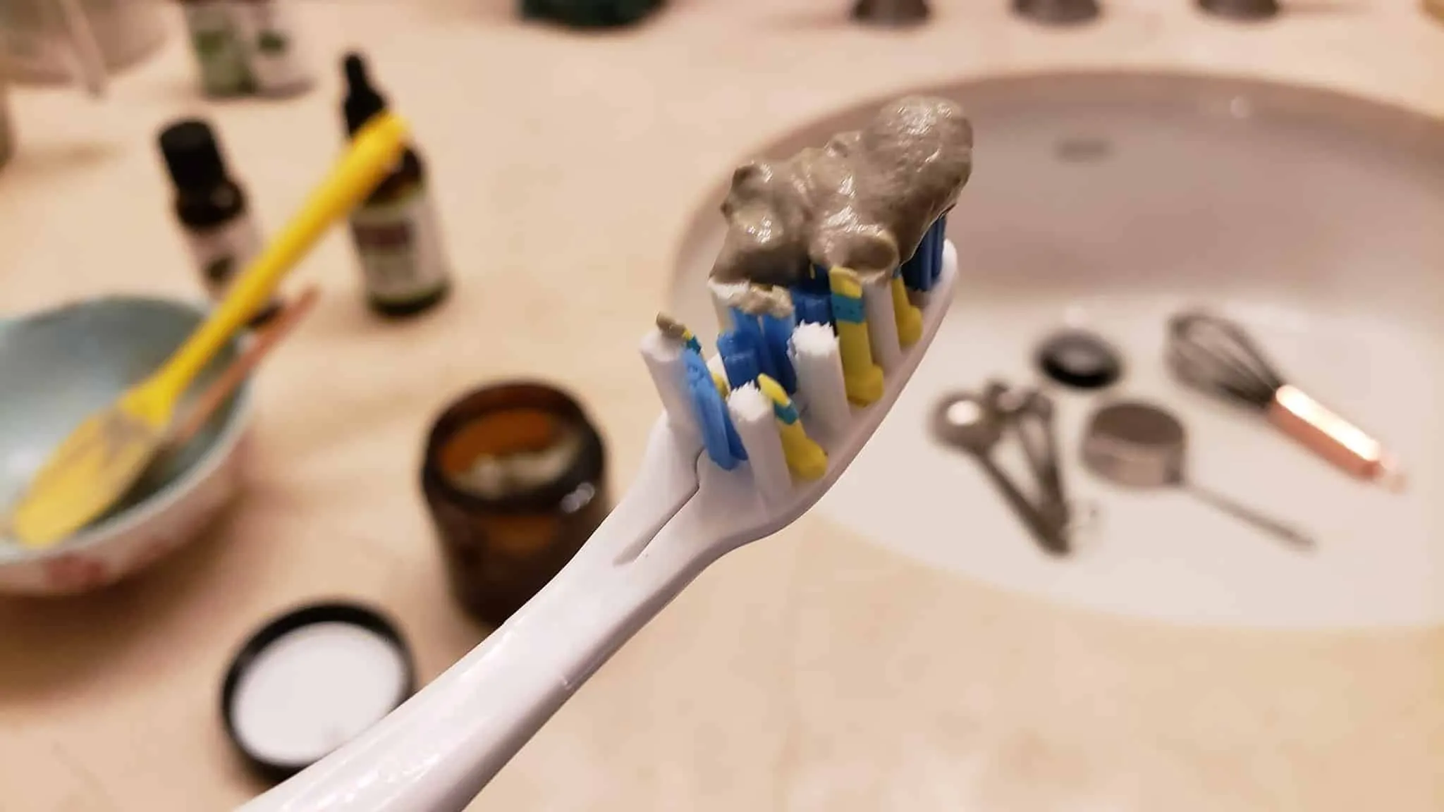 25492 activated charcoal toothpaste