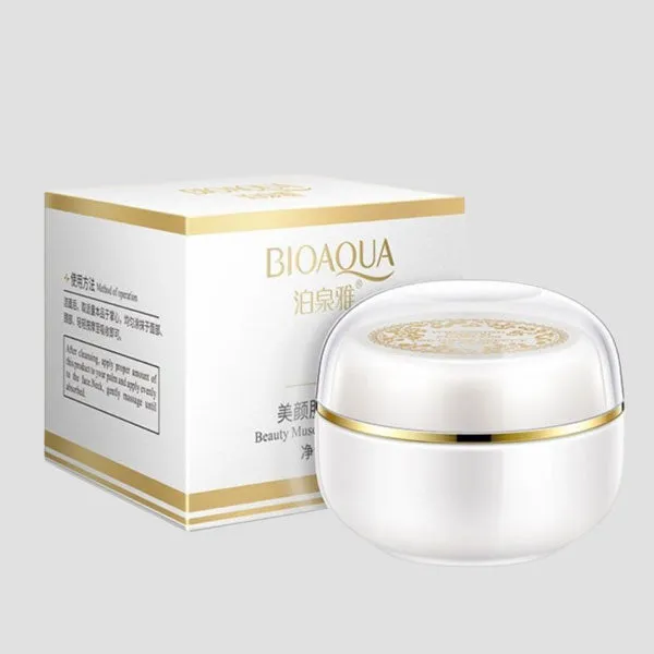 25517 healthy lips smile