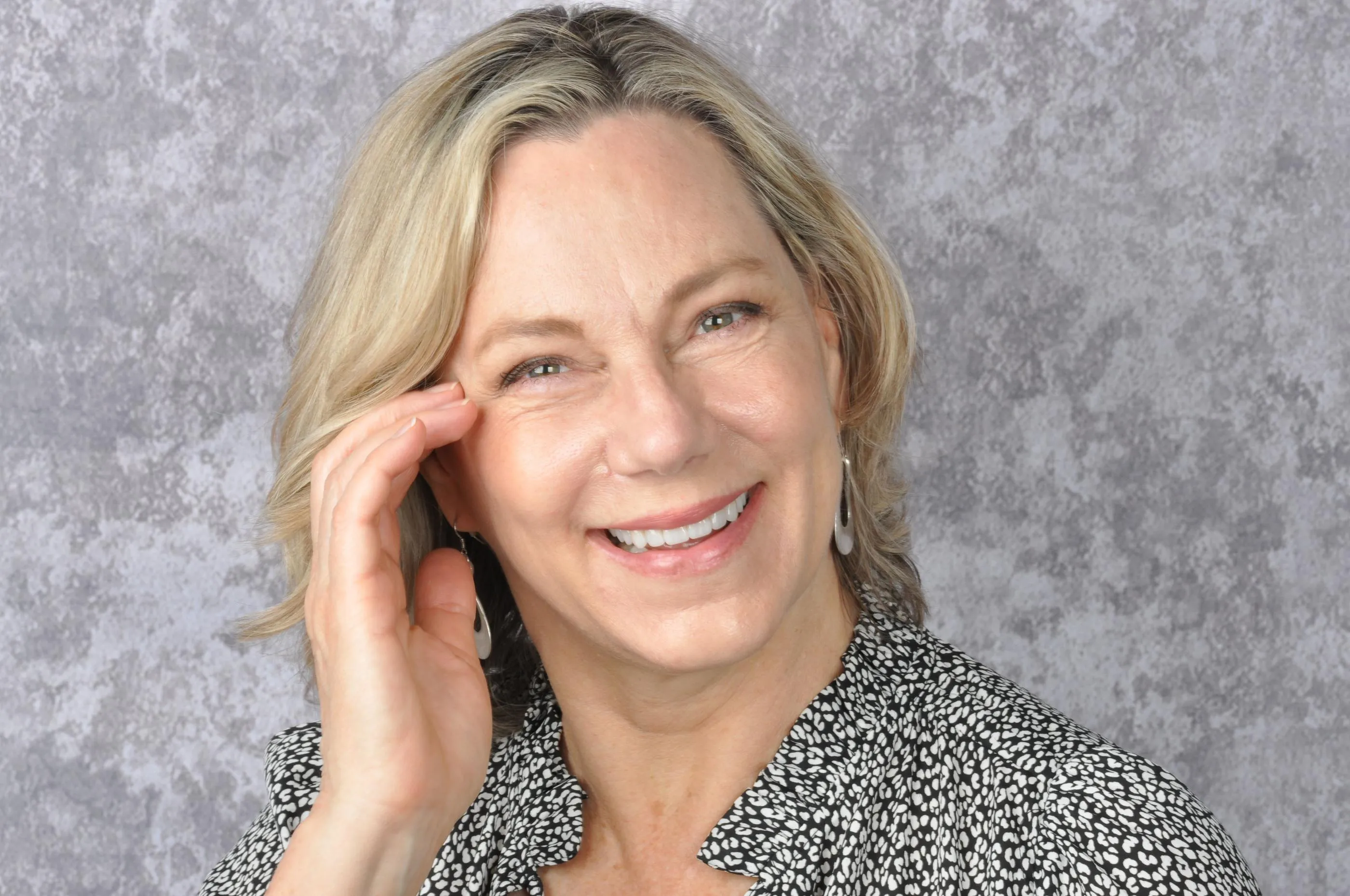 25571 maintaining a bright smile